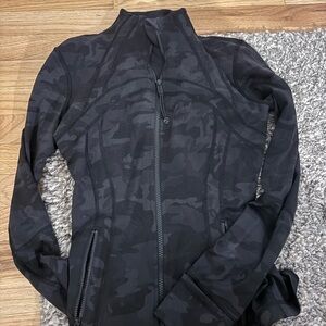 Lululemon women’s camo define jacket